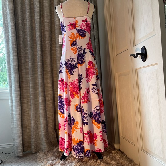 Long gown/ maxi floral dress Brand new with tag - Picture 3 of 6